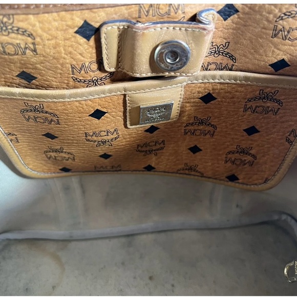 100% Authentic MCM VisetosShopper
Shoulder Bag - Picture 11 of 11